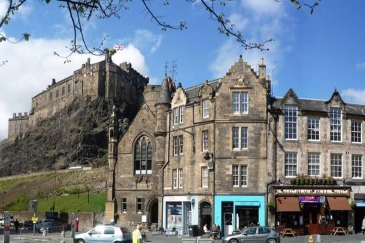 Joivy Unique Old Town Stay Under Edinburgh Castle Exterior foto