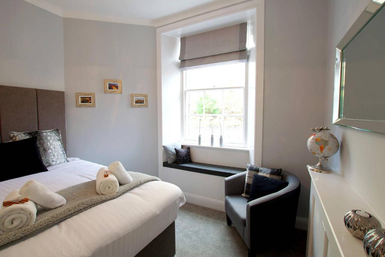 Joivy Unique Old Town Stay Under Edinburgh Castle Exterior foto